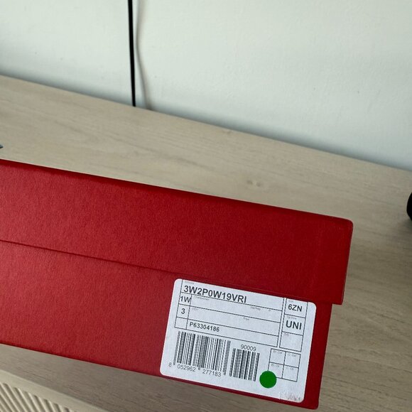 NWT Valentino Garavani VLogo Mini Shoulder Bag Gold Chain-link Leather Strap - Picture 3 of 12